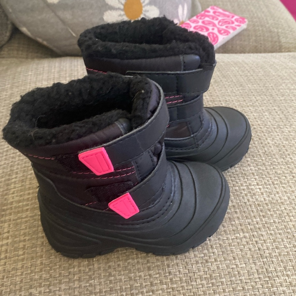 WonderNation toddler snow boots 6